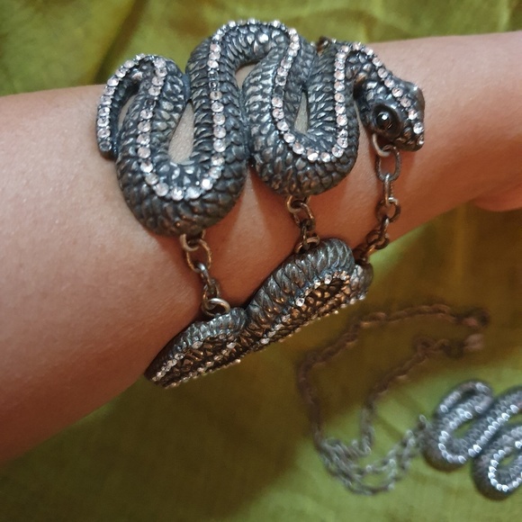 'House of Dereon' Collection Jewelry by Beyoncè - Picture 4 of 6